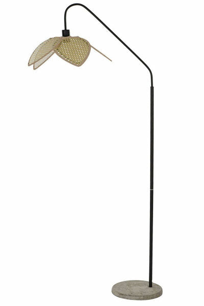 vloerlamp met rotan lampenkap en een voet van beton 